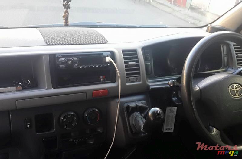 2008' Toyota HiAce photo #6