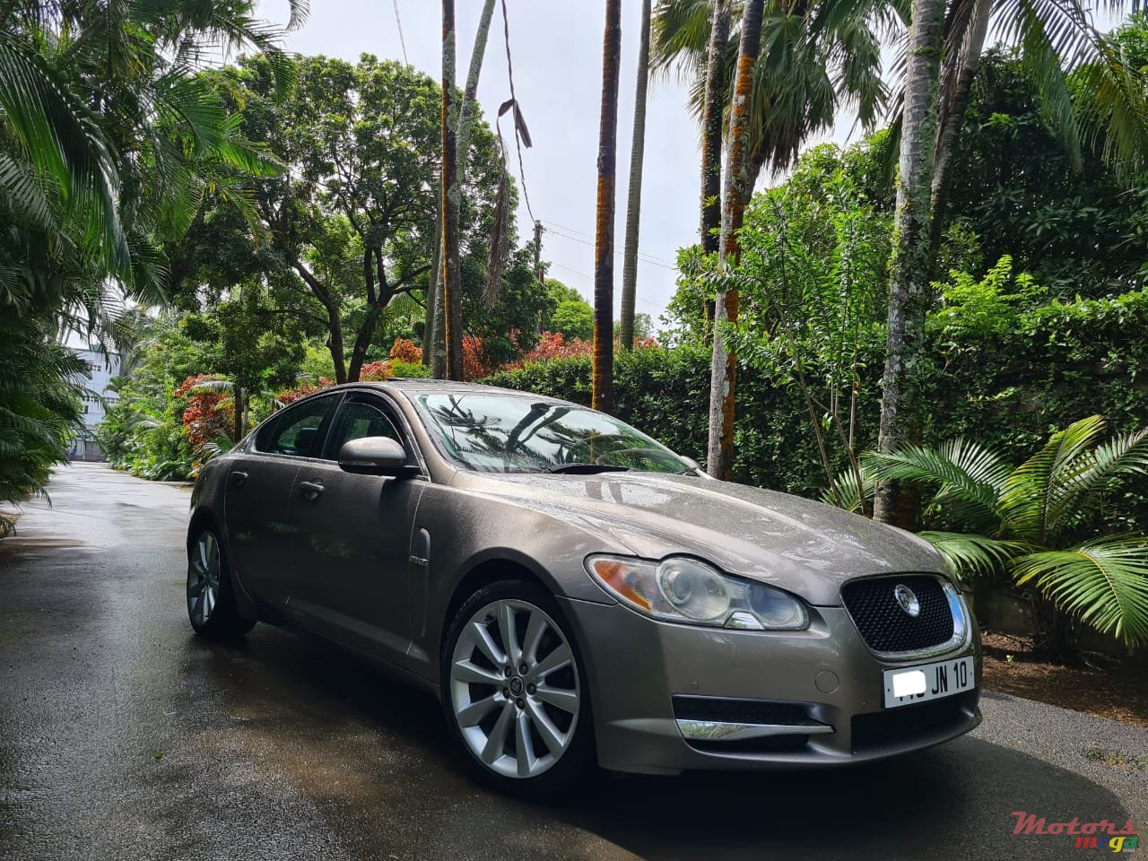 2010' Jaguar XF photo #1