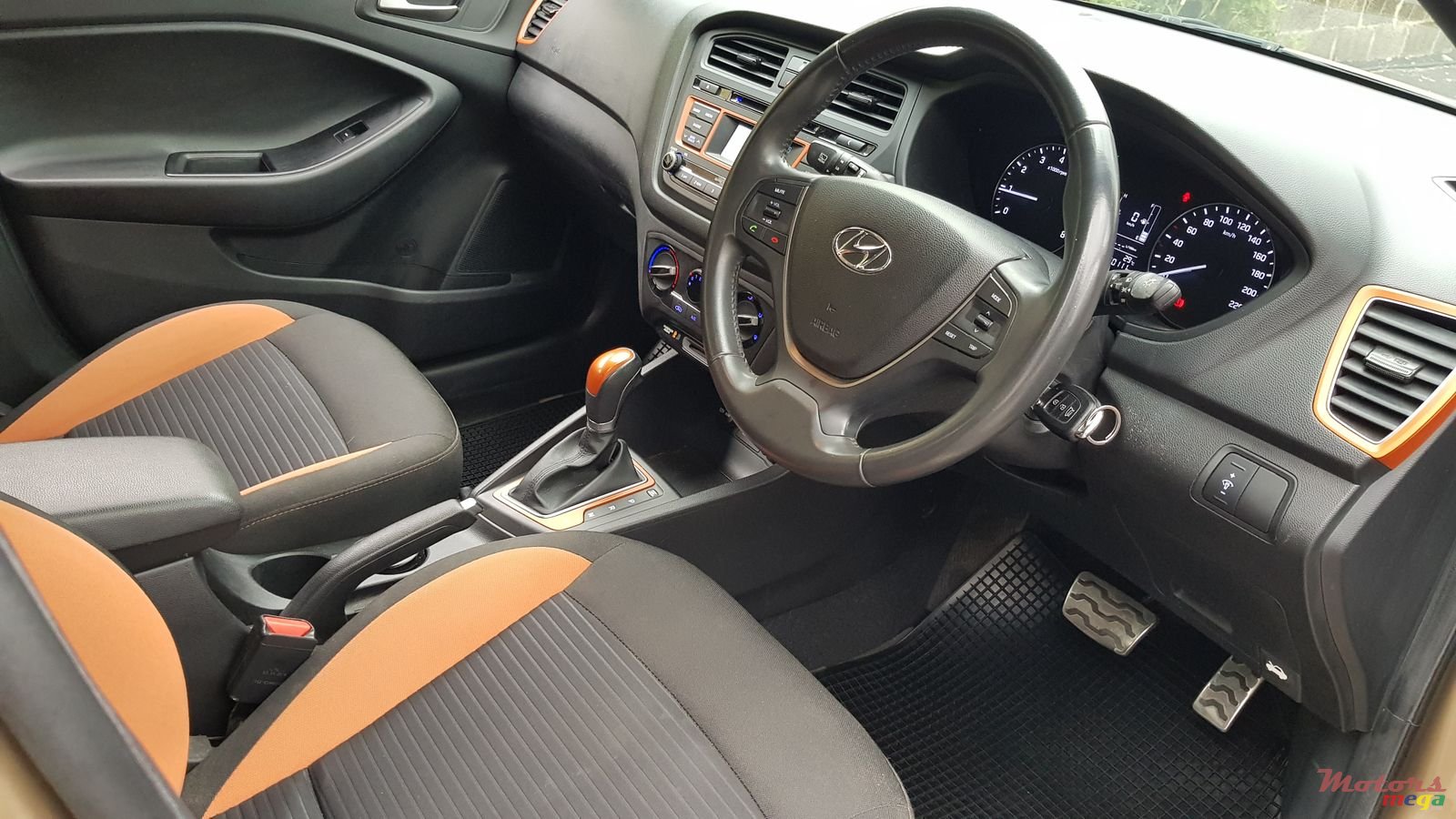 2016' Hyundai i20 Automatic photo #6