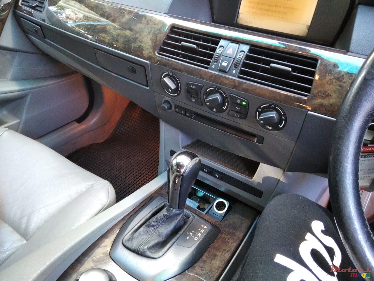 2004' BMW 520 photo #4