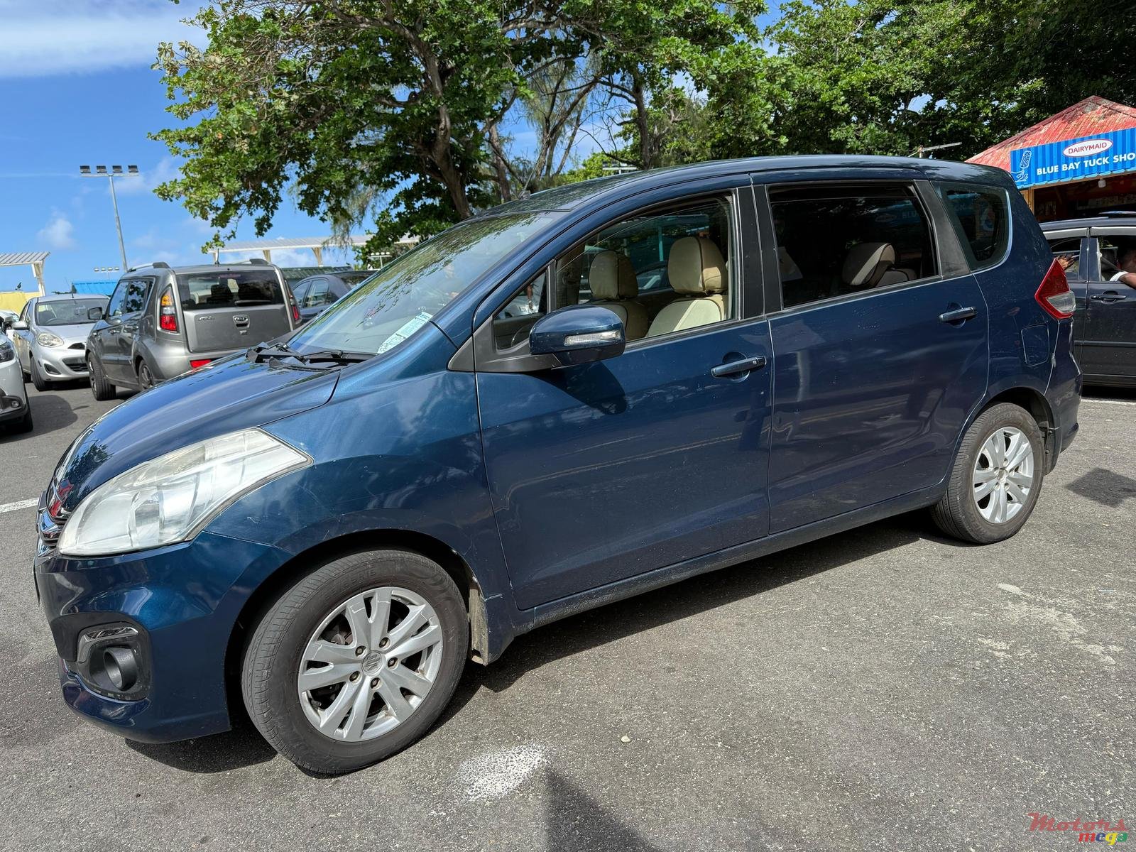 2019' Suzuki Ertiga photo #3