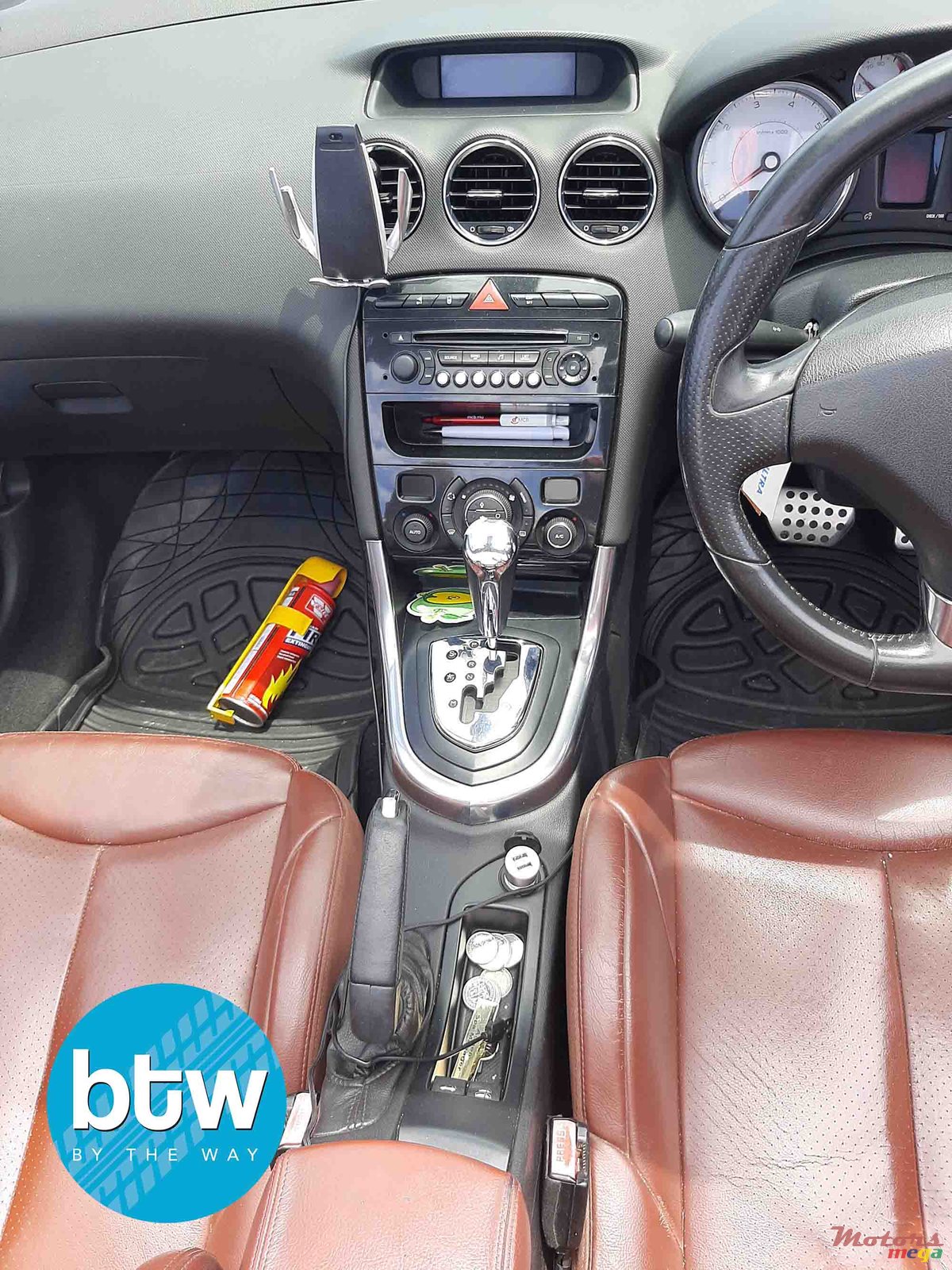 2013' Peugeot 308 photo #7