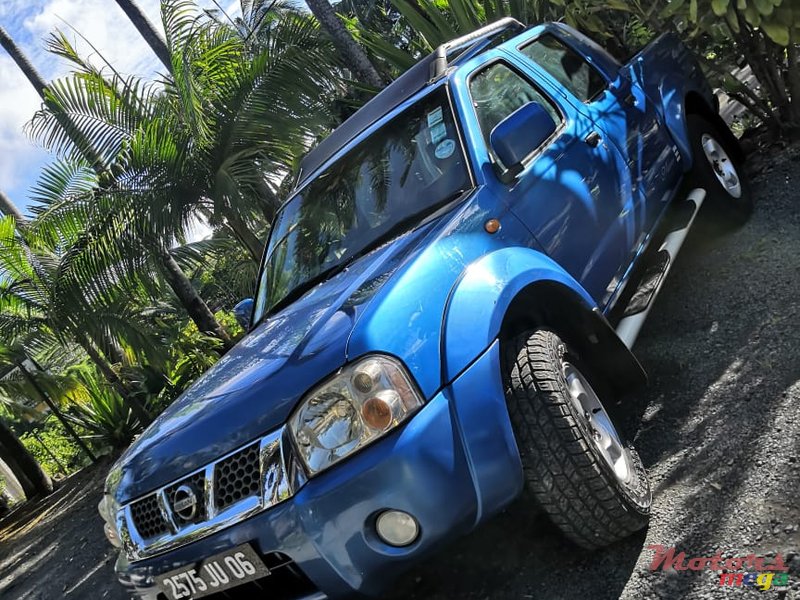 2006' Nissan Hardbody 3.0 photo #1