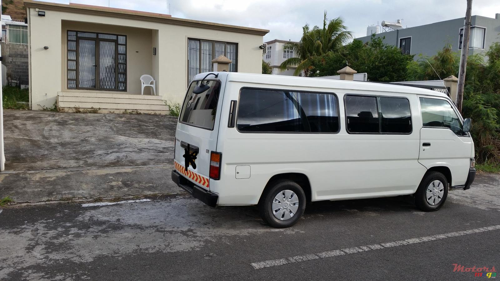 2000' Nissan Urvan photo #1