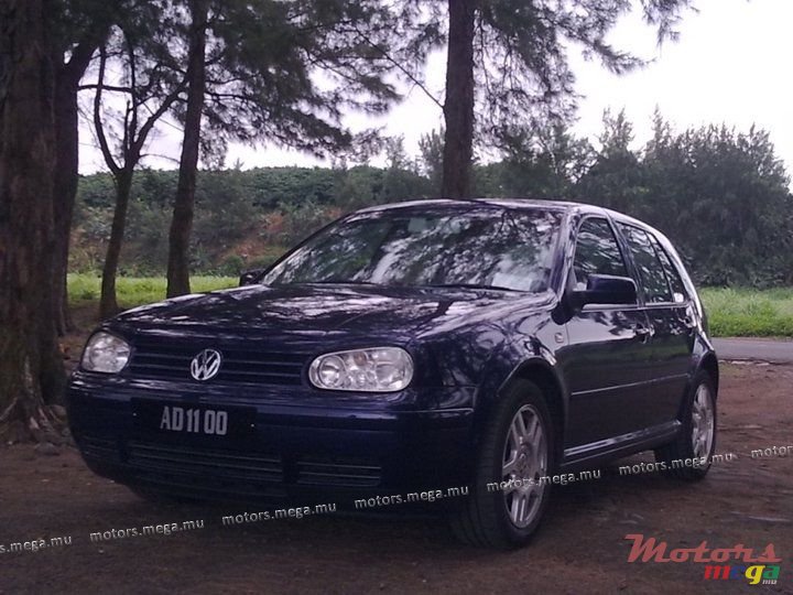 2001' Volkswagen Golf photo #1