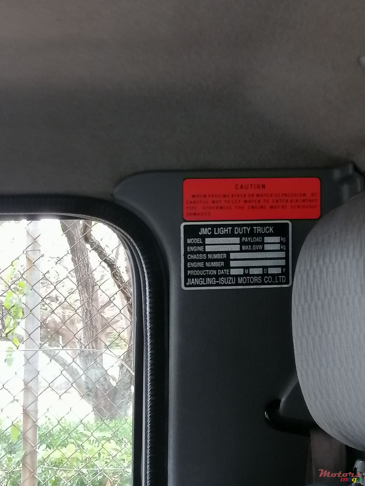 2012' Isuzu photo #4