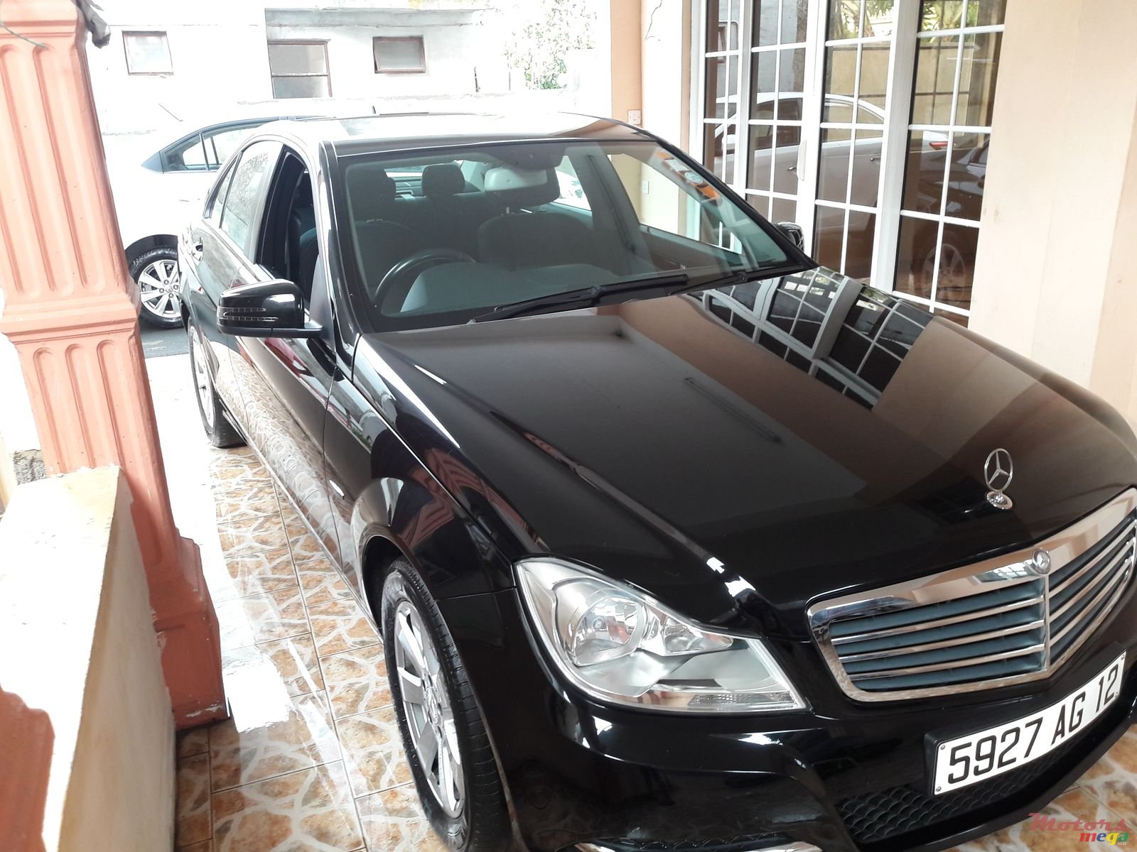 2012' Mercedes-Benz C 180 photo #3