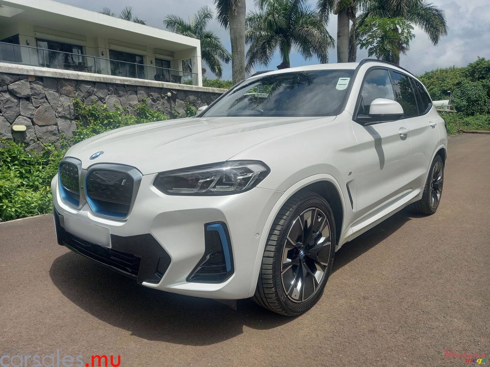 2023' BMW iX3 M Sport 210Kw photo #2