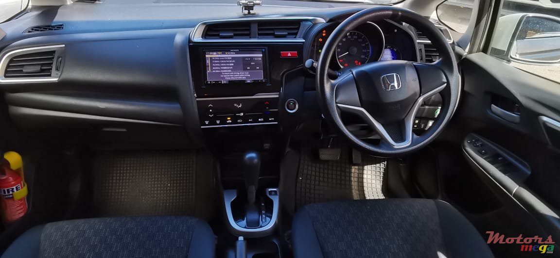 2015' Honda Fit photo #3
