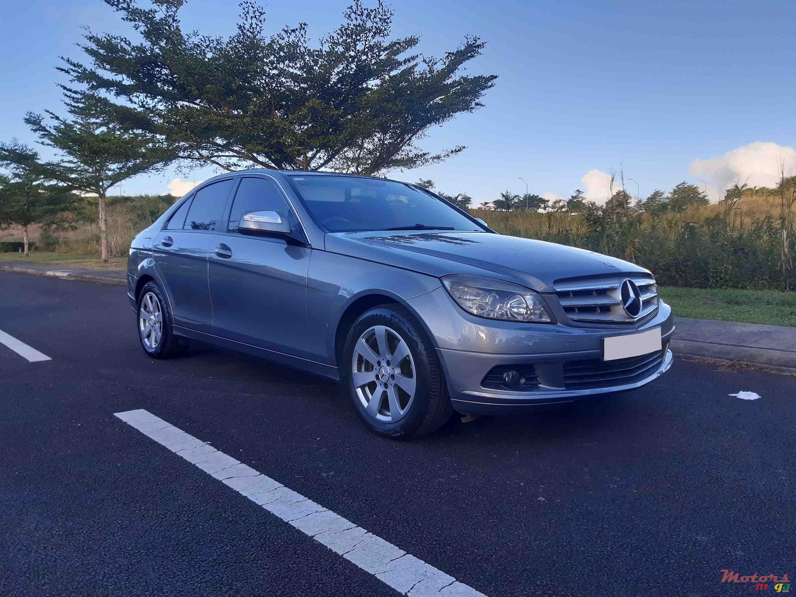 2009' Mercedes-Benz CL 200 photo #1