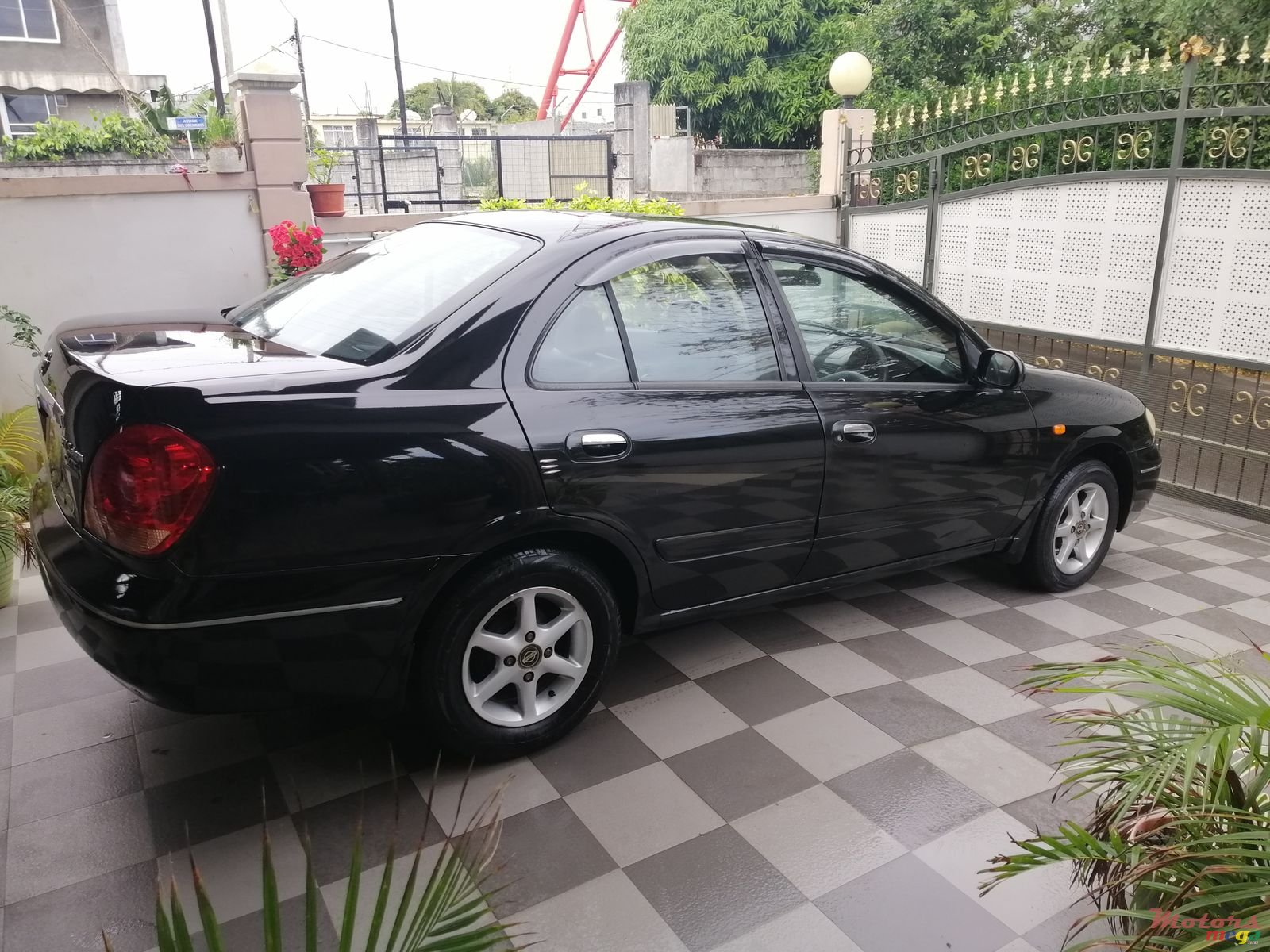 2004' Nissan Sunny photo #5