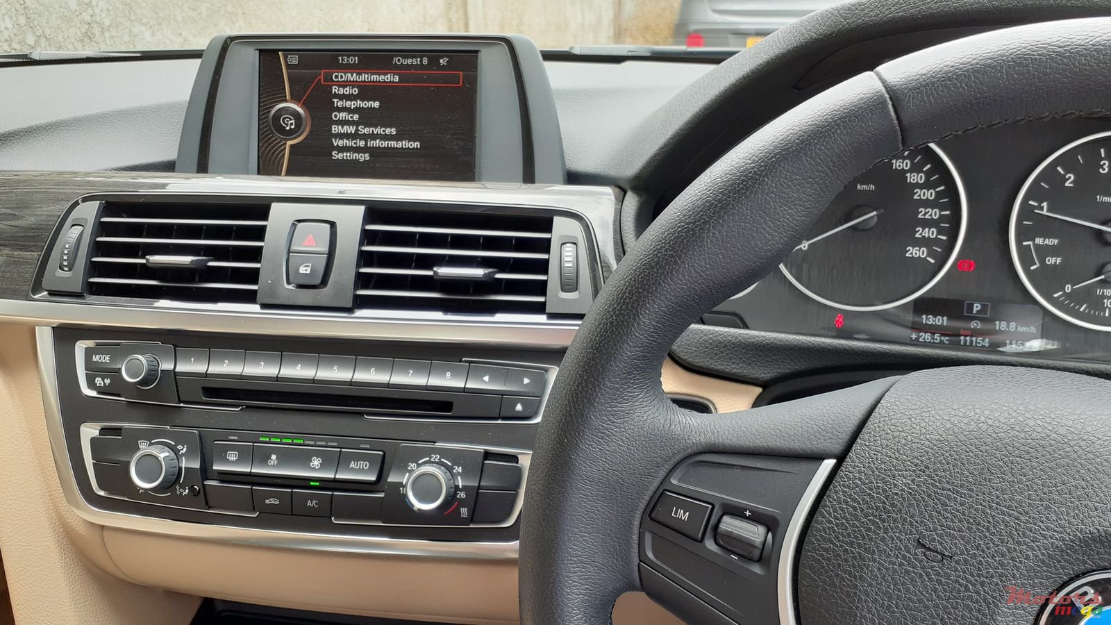 2013' BMW 316 photo #7