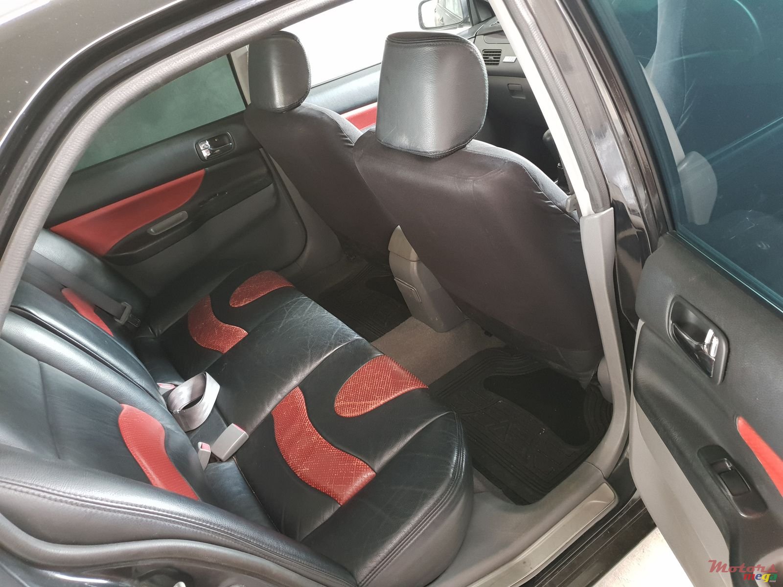 2003' Mitsubishi Lancer None photo #1