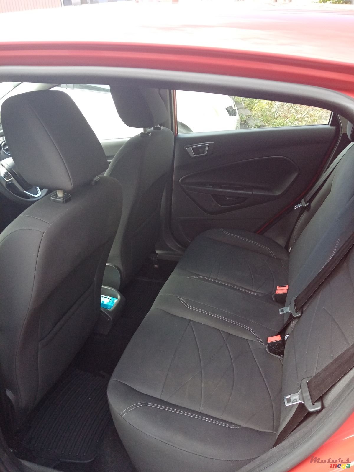 2015' Ford Fiesta photo #6