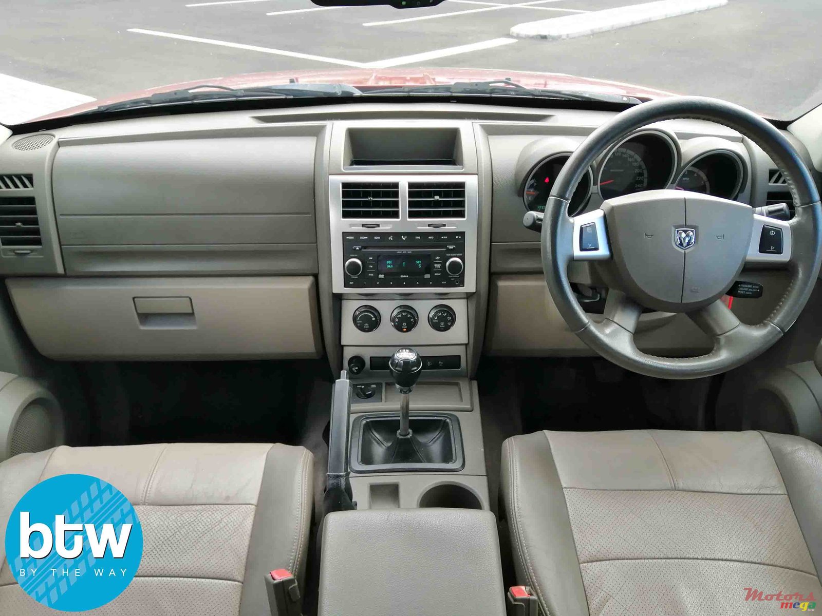 2011' Dodge Nitro SXT 4X4 CRD photo #5