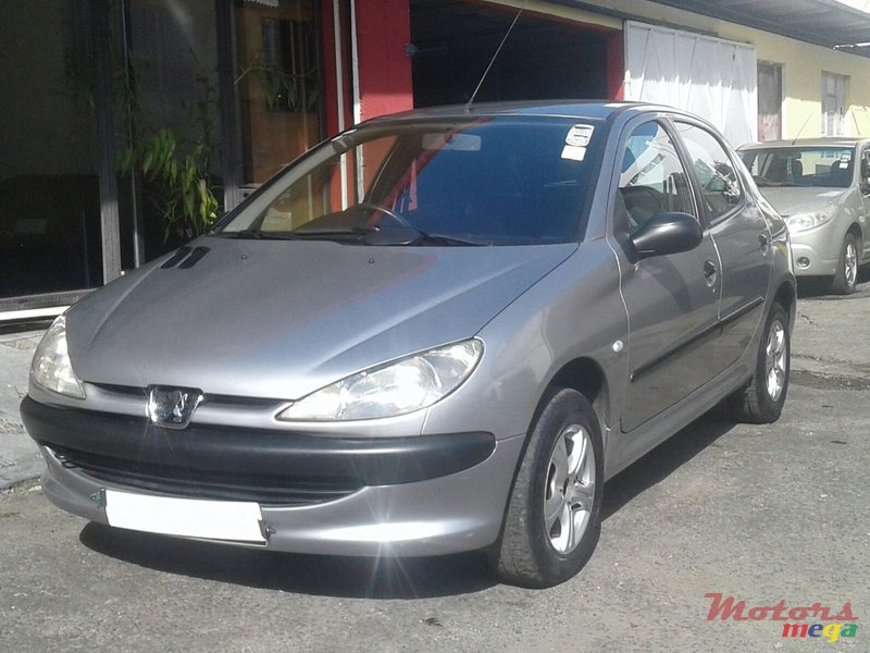 2001' Peugeot 206 photo #2