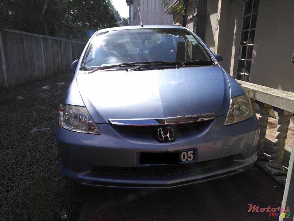 2005' Honda City photo #2