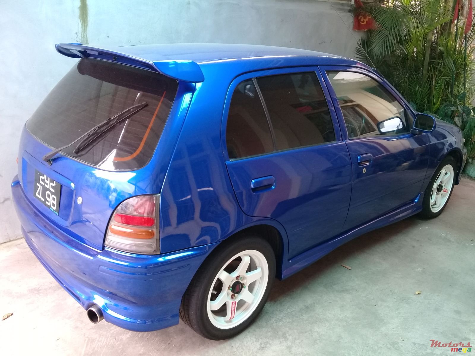 1998' Toyota Starlet Glanza engine photo #2