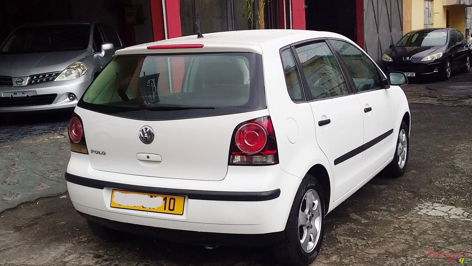 2010' Volkswagen Polo photo #4