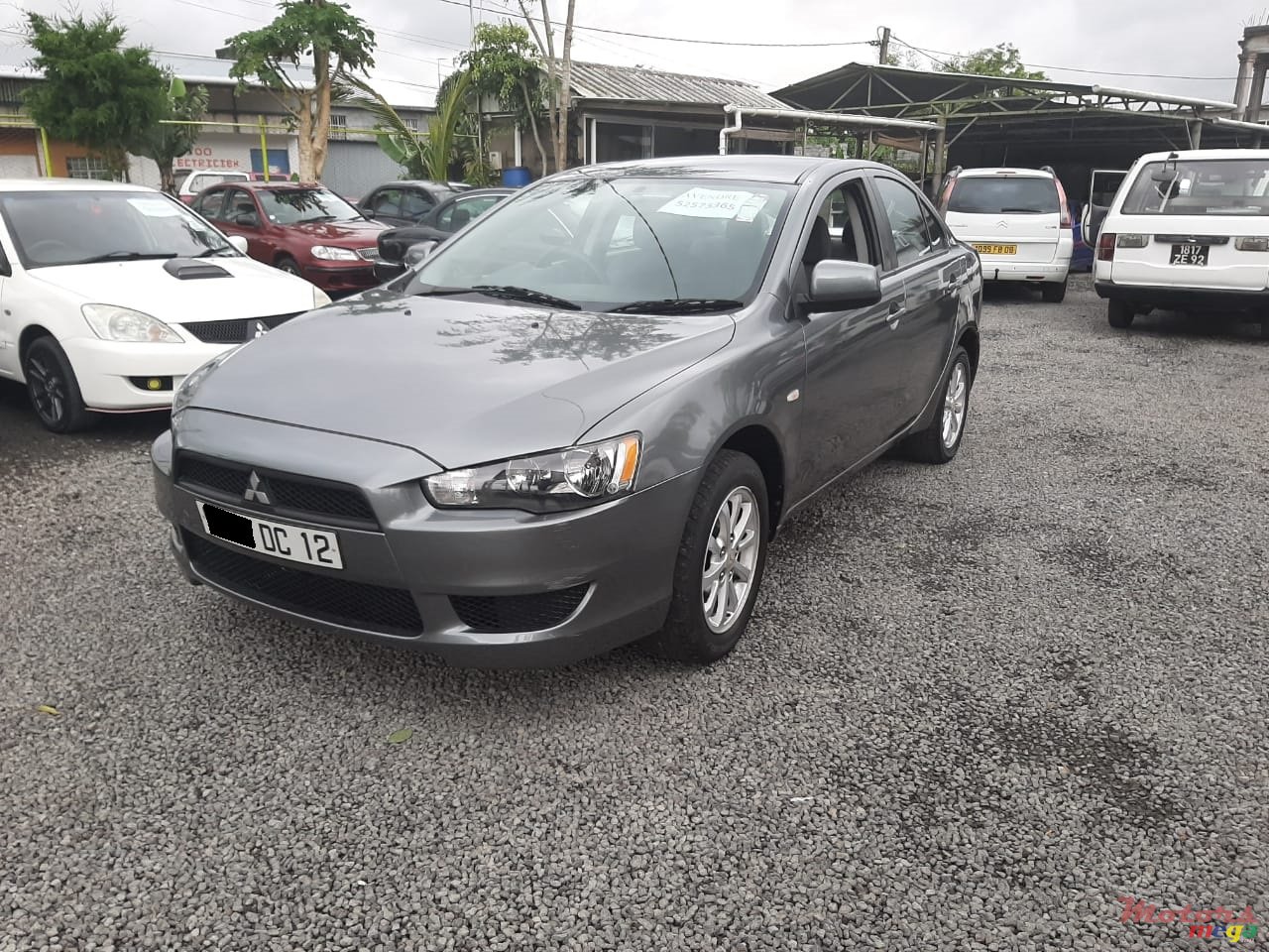 2012' Mitsubishi Lancer photo #2