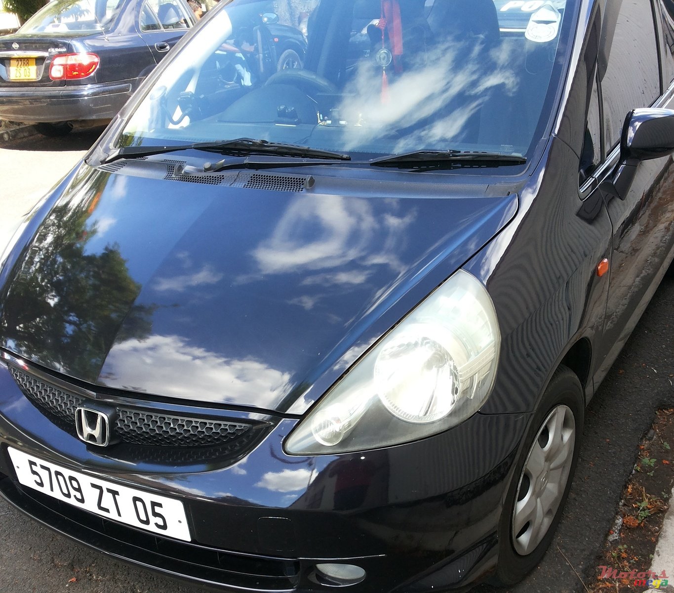 2005' Honda Fit photo #1