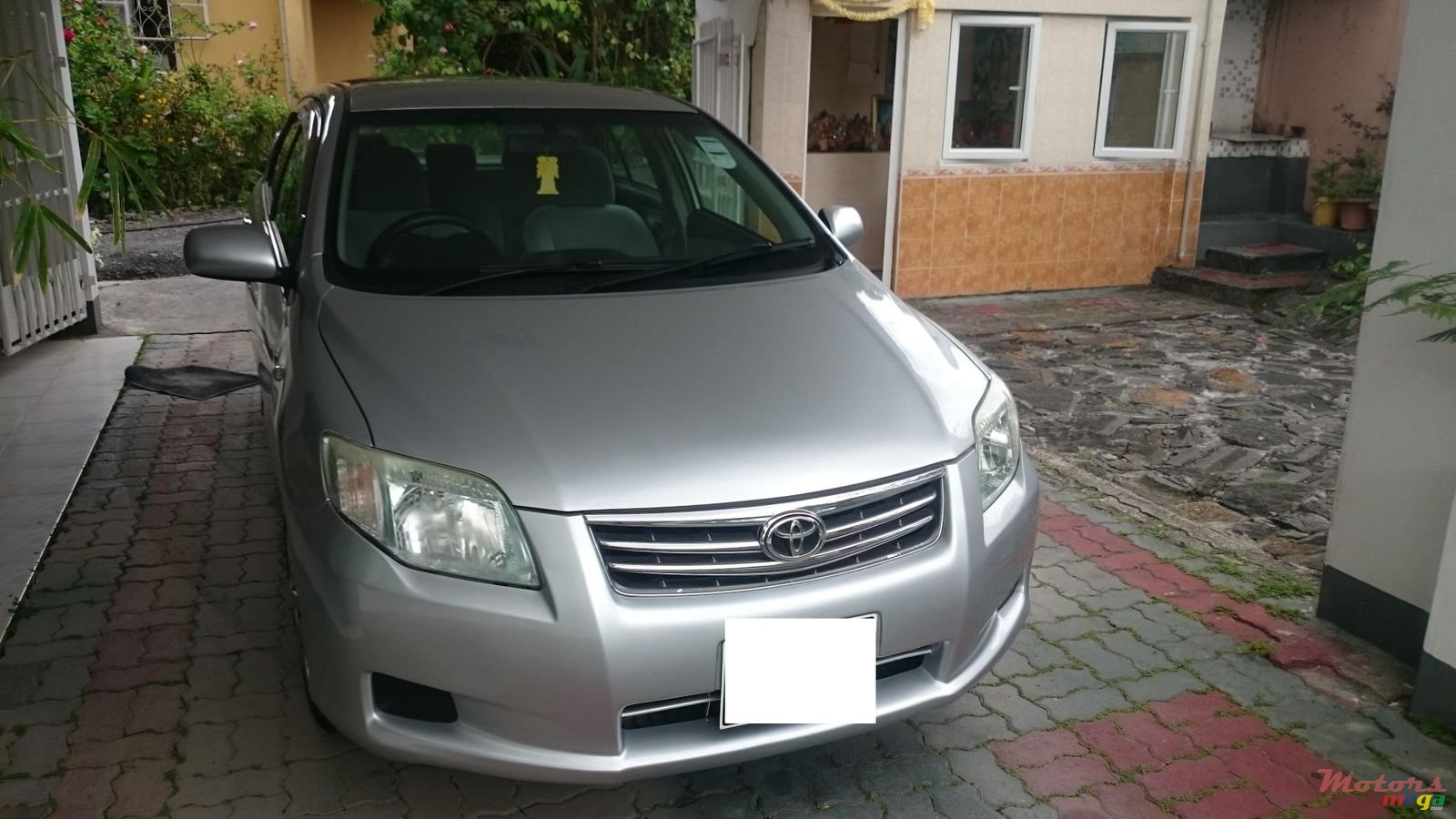 2010' Toyota Corolla Axio photo #2