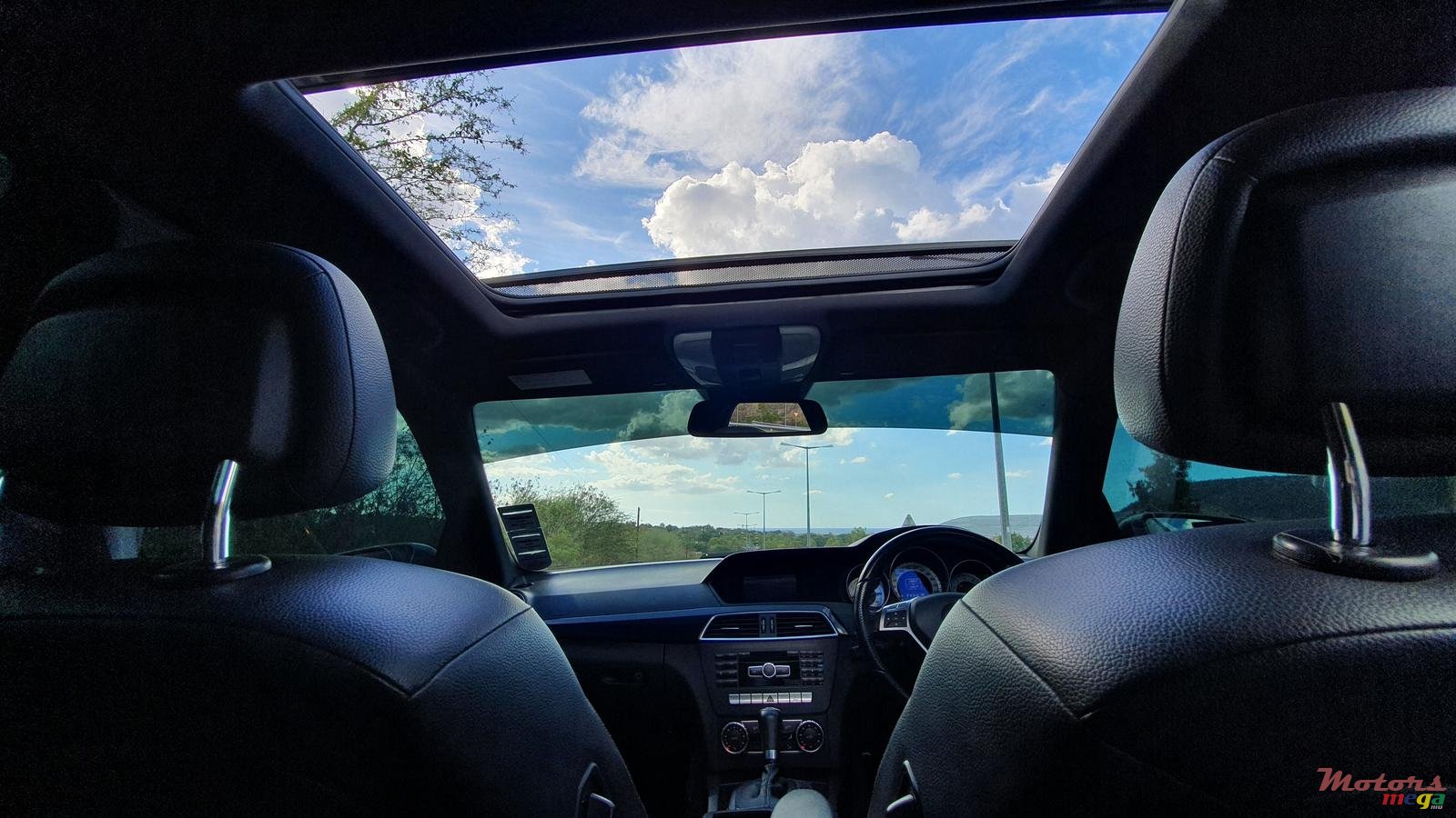 2012' Mercedes-Benz C-Class photo #5