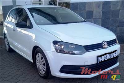 2011' Volkswagen Polo 6R photo #1