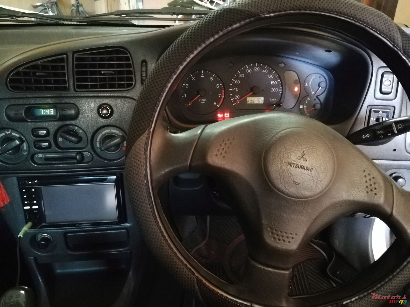 2000' Mitsubishi Lancer photo #5