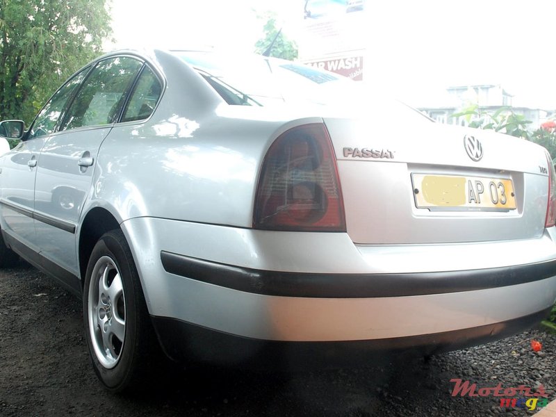 2003' Volkswagen Passat photo #1