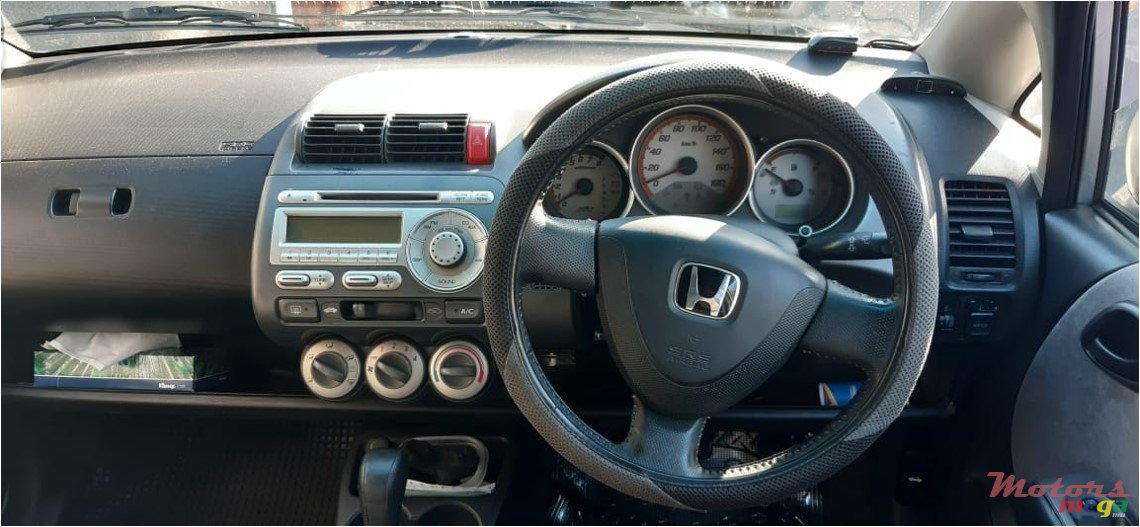 2007' Honda Fit photo #4