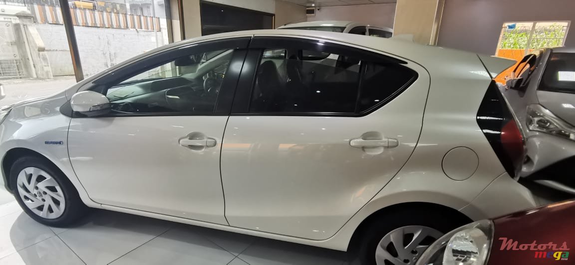 2018' Toyota Aqua photo #6