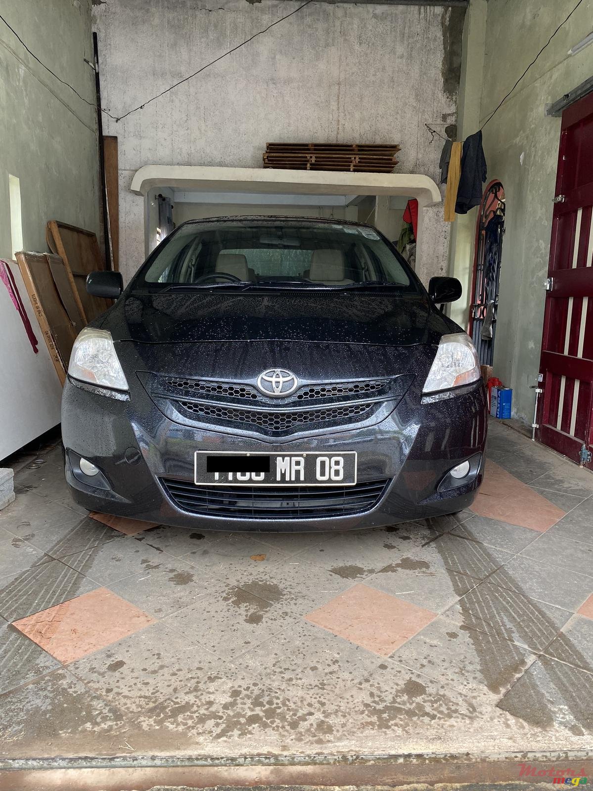 2008' Toyota Yaris photo #2