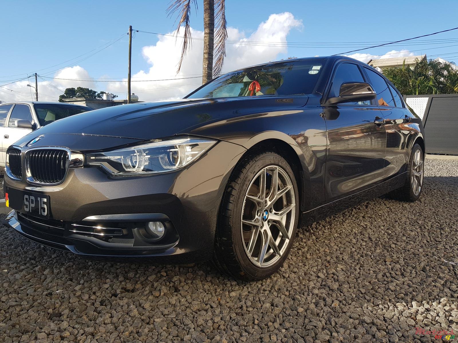 2015' BMW 318 ORIGINAL photo #2