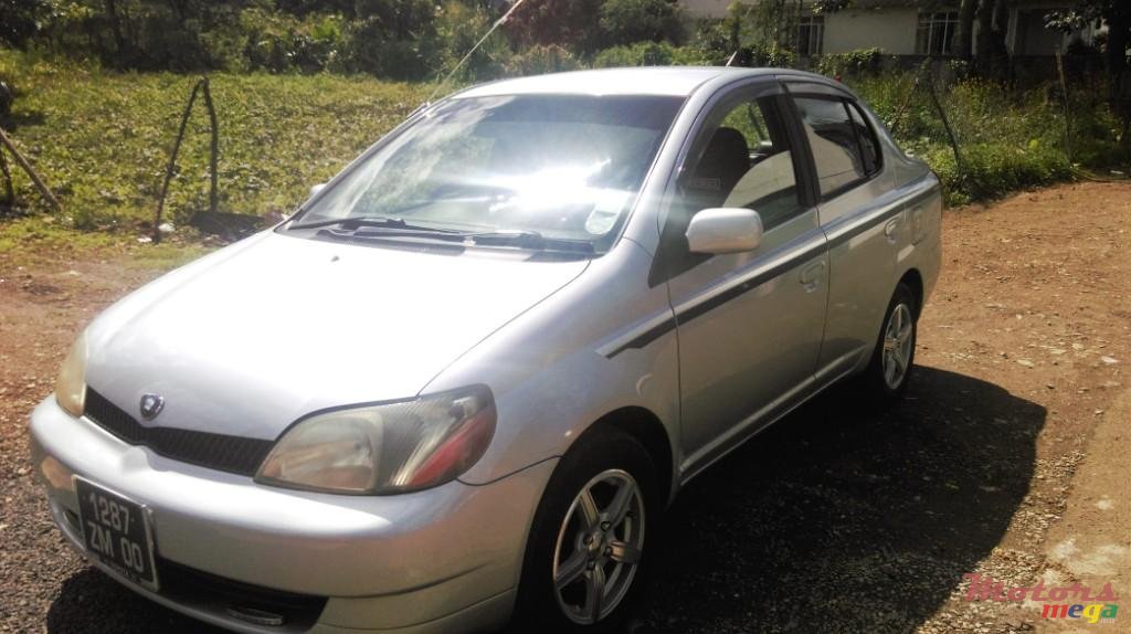 2000' Toyota Echo Platz photo #1