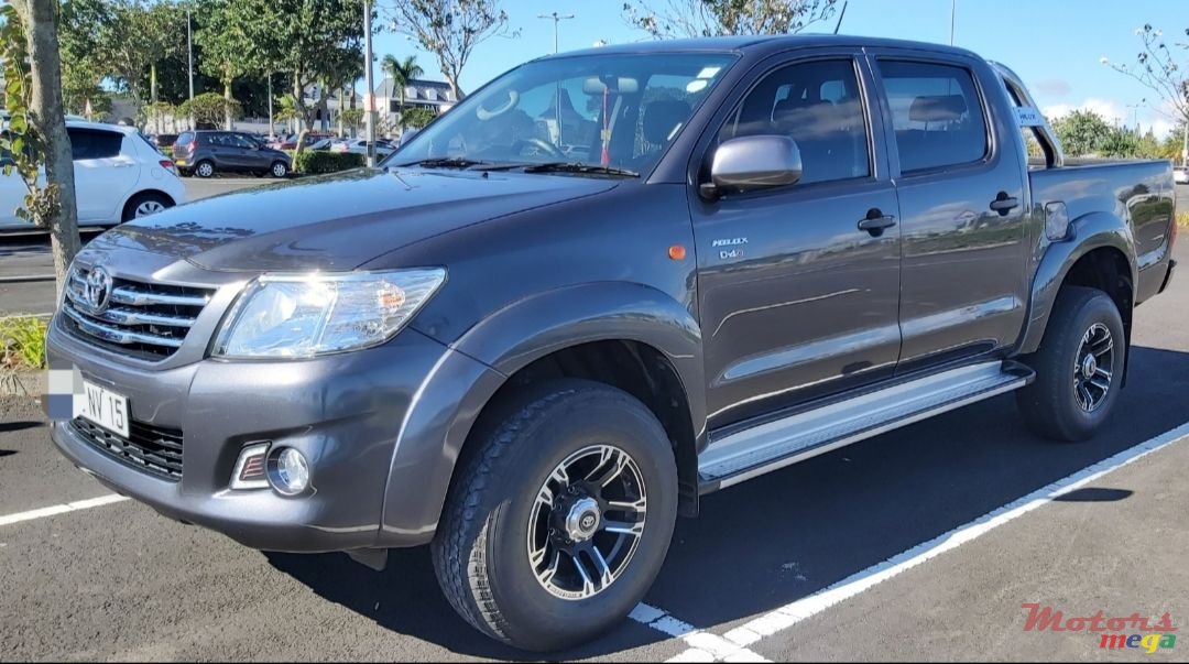 2015' Toyota Hilux As new, low mileage photo #5