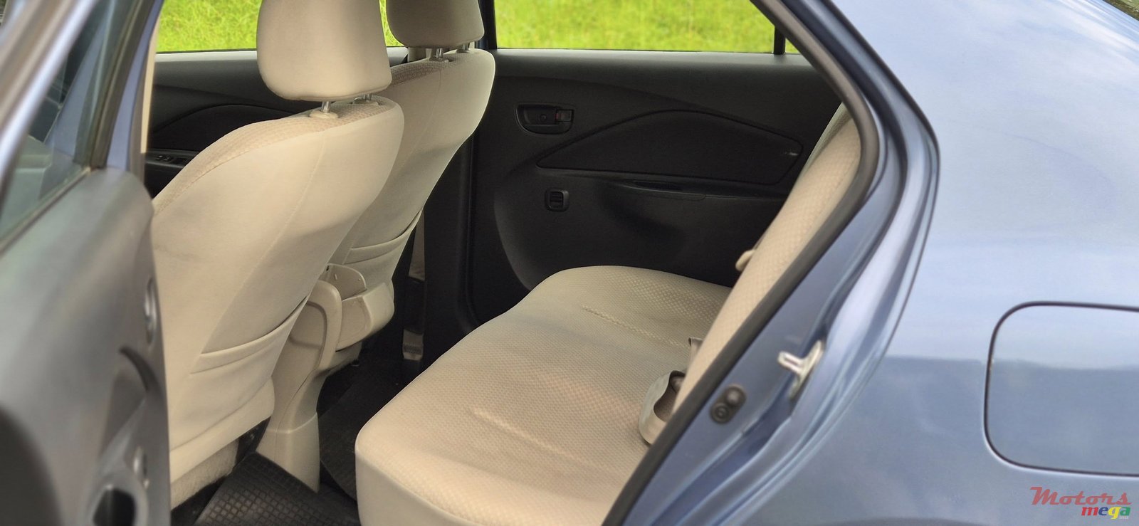 2008' Toyota Yaris photo #6