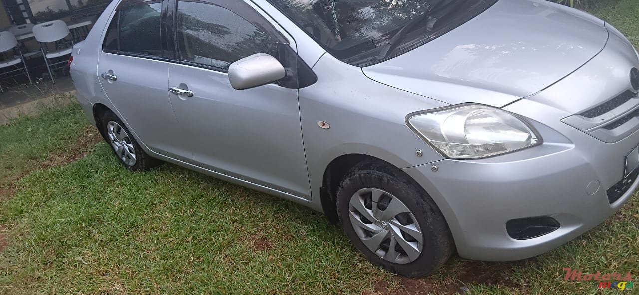 2006' Toyota Belta photo #3