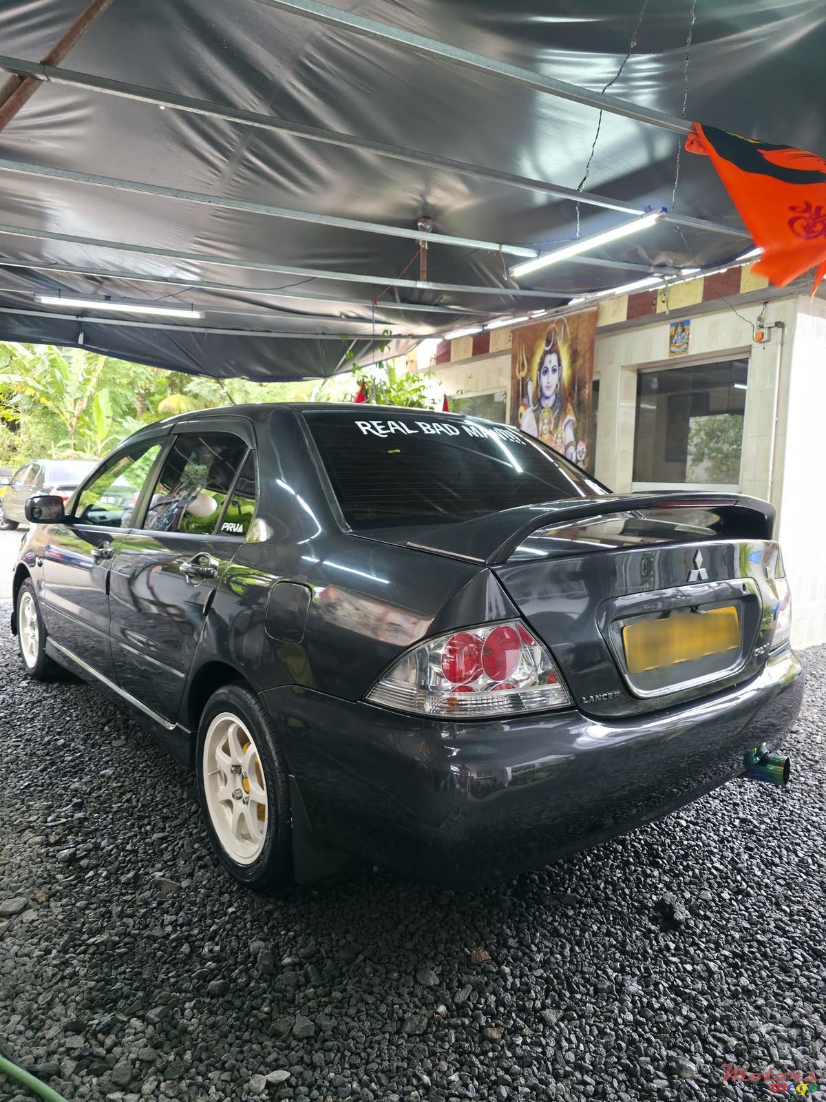 2004' Mitsubishi Lancer photo #3