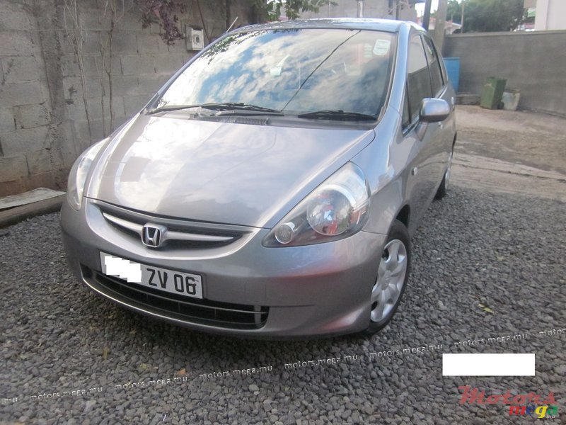 2006' Honda fit photo #1