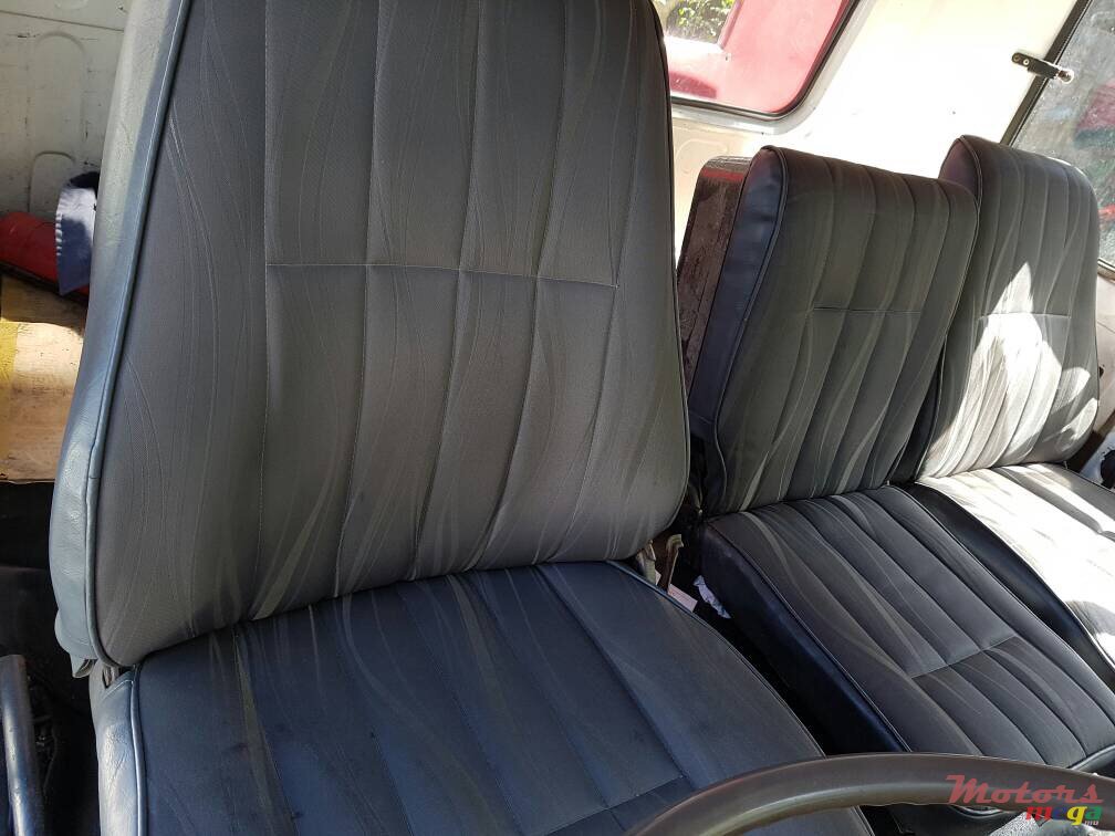 1991' Mitsubishi photo #1