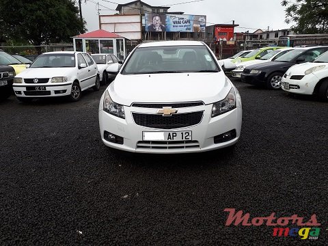 2012' Chevrolet Cruze photo #2