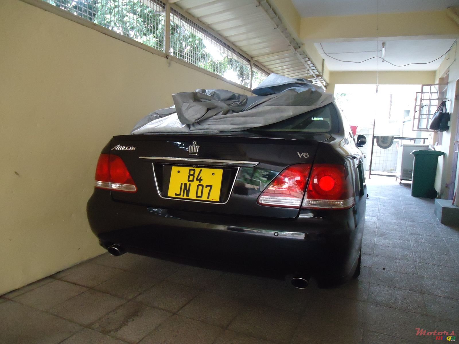 2007' Toyota Crown Athlete photo #3