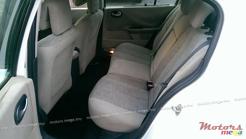 2007' Renault Megane photo #3