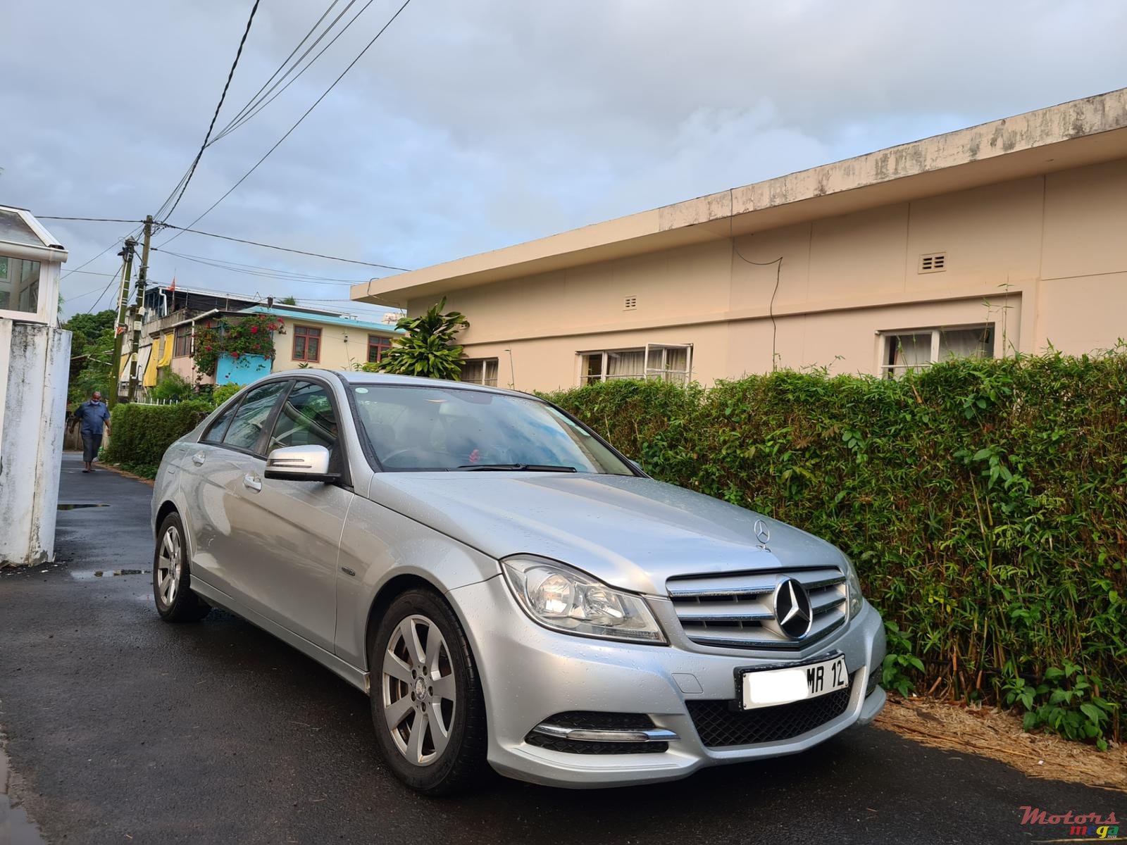 2012' Mercedes-Benz C180 Automatic photo #1