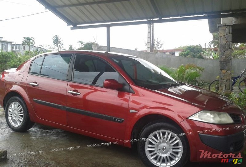 2007' Renault Megane photo #1