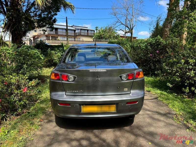 2017' Mitsubishi Lancer Ex photo #4