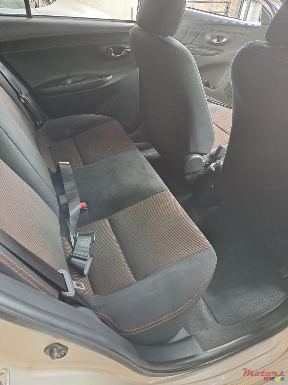 2016' Toyota Yaris photo #4