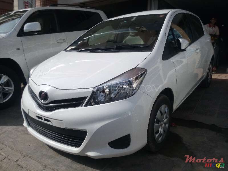 2012' Toyota Vitz photo #1