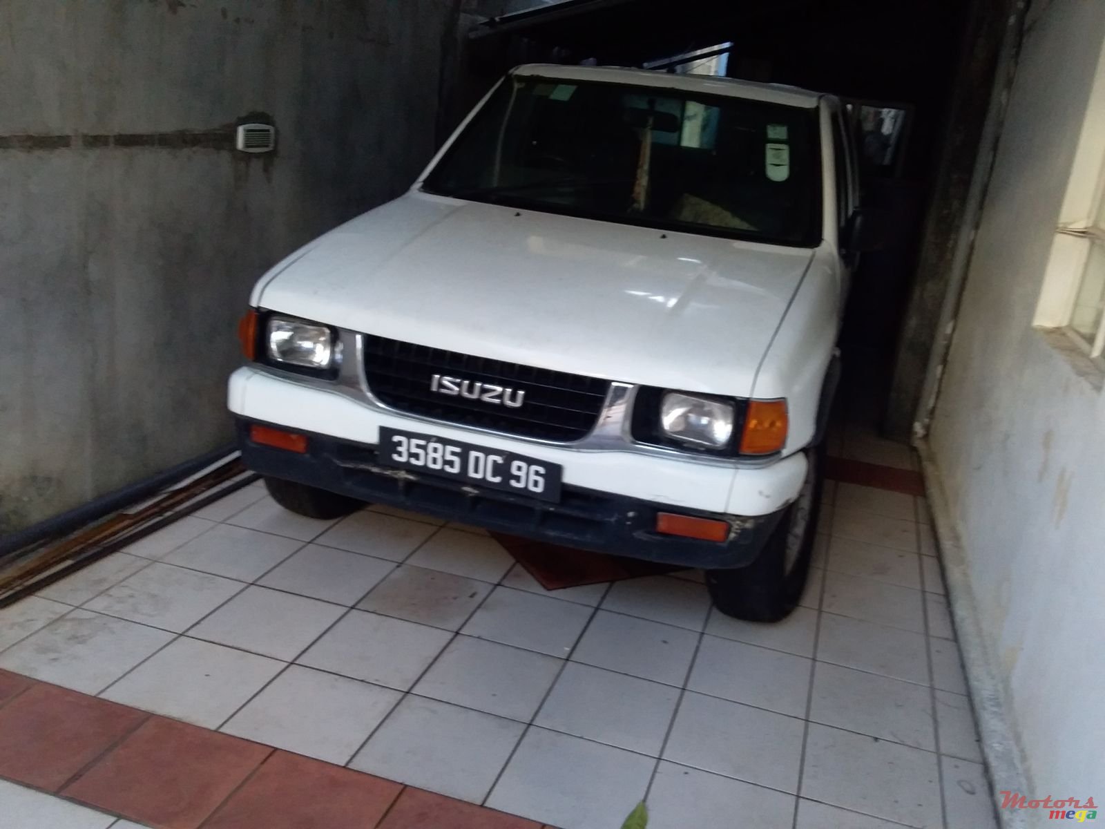 1996' Isuzu KB Series photo #1